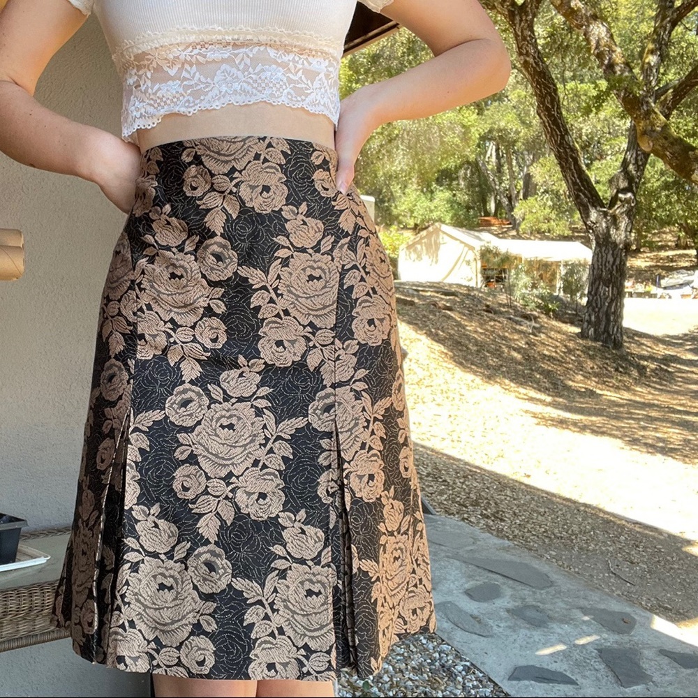 ethereal gold and black pleaded midi skirt ✨